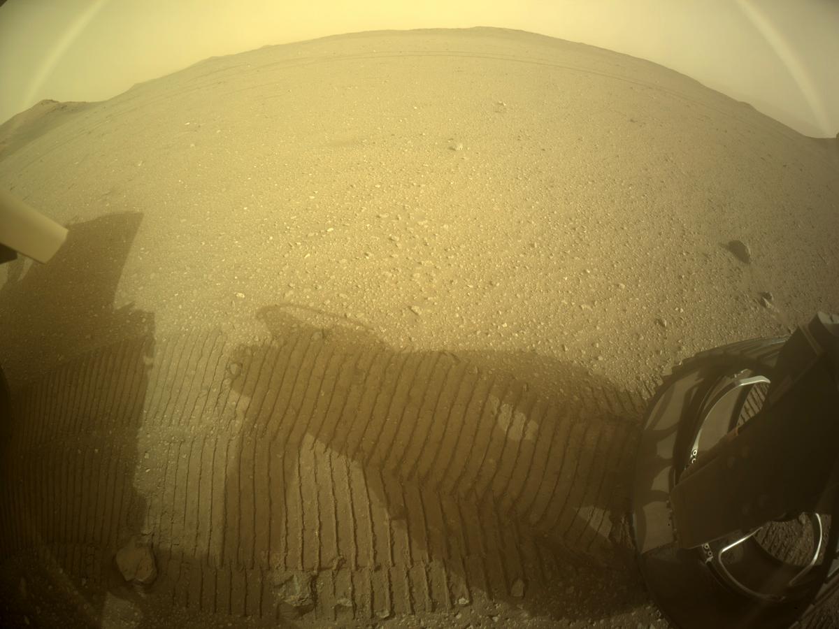 This image was taken by REAR_HAZCAM_RIGHT onboard NASA's Mars rover Perseverance on Sol 433