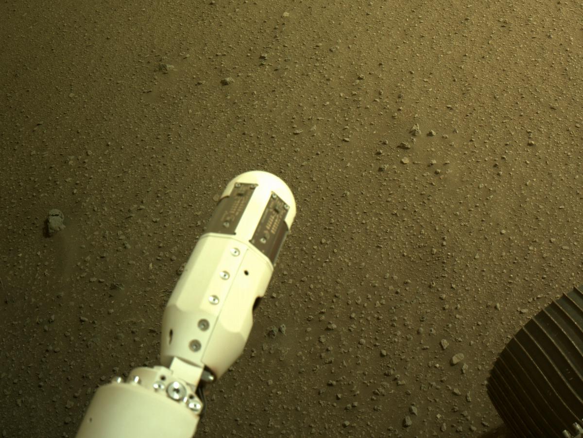 This image was taken by NAVCAM_RIGHT onboard NASA's Mars rover Perseverance on Sol 434