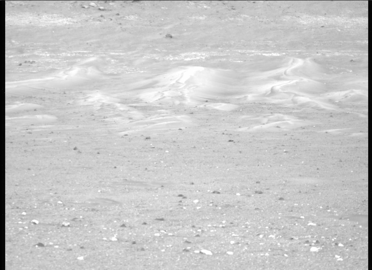 This image was taken by MCZ_RIGHT onboard NASA's Mars rover Perseverance on Sol 435