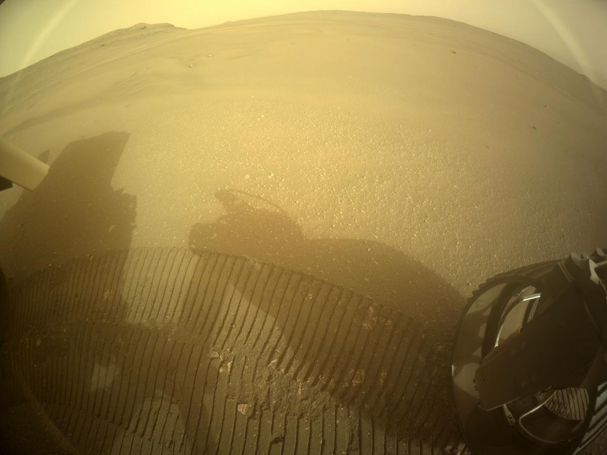 This image was taken by REAR_HAZCAM_RIGHT onboard NASA's Mars rover Perseverance on Sol 437