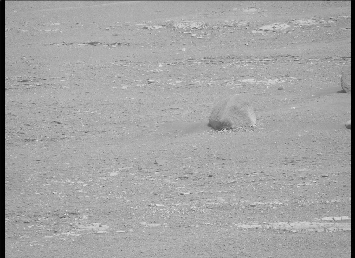 This image was taken by MCZ_RIGHT onboard NASA's Mars rover Perseverance on Sol 439