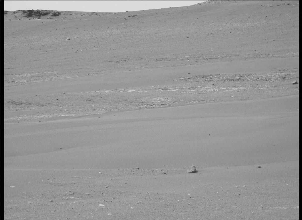 This image was taken by MCZ_RIGHT onboard NASA's Mars rover Perseverance on Sol 439