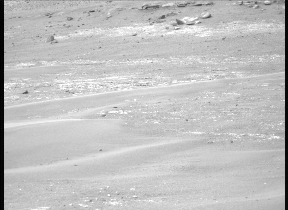 This image was taken by MCZ_RIGHT onboard NASA's Mars rover Perseverance on Sol 439