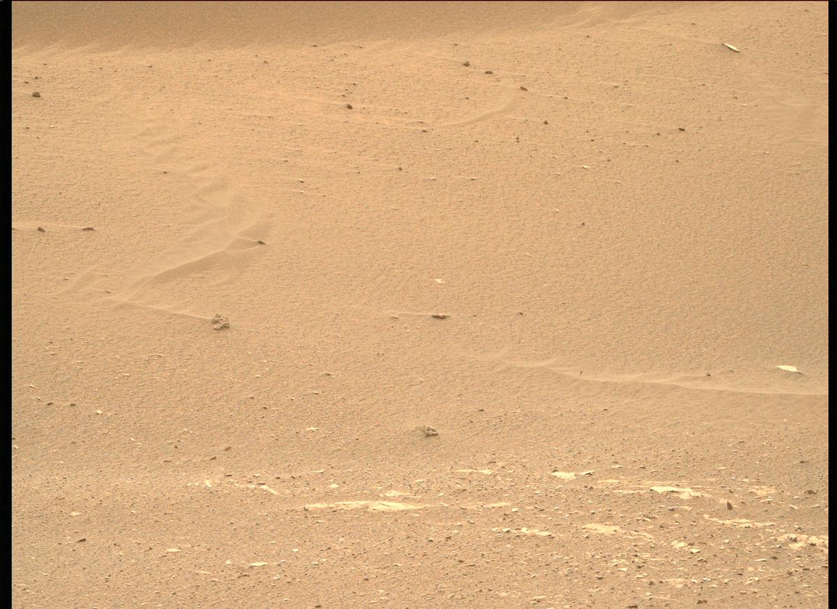 This image was taken by MCZ_RIGHT onboard NASA's Mars rover Perseverance on Sol 449