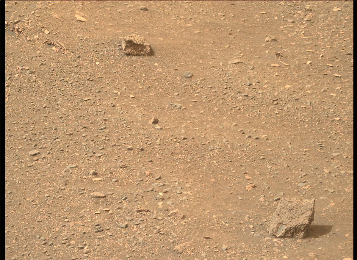 This image was taken by MCZ_RIGHT onboard NASA's Mars rover Perseverance on Sol 449