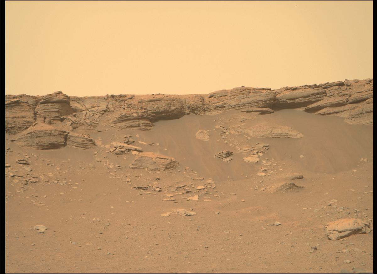 This image was taken by MCZ_RIGHT onboard NASA's Mars rover Perseverance on Sol 451