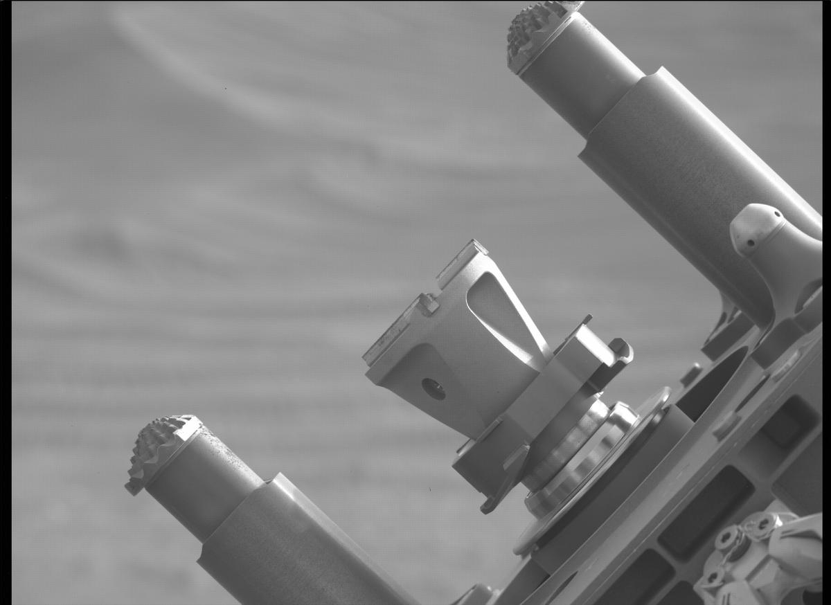 This image was taken by MCZ_LEFT onboard NASA's Mars rover Perseverance on Sol 452