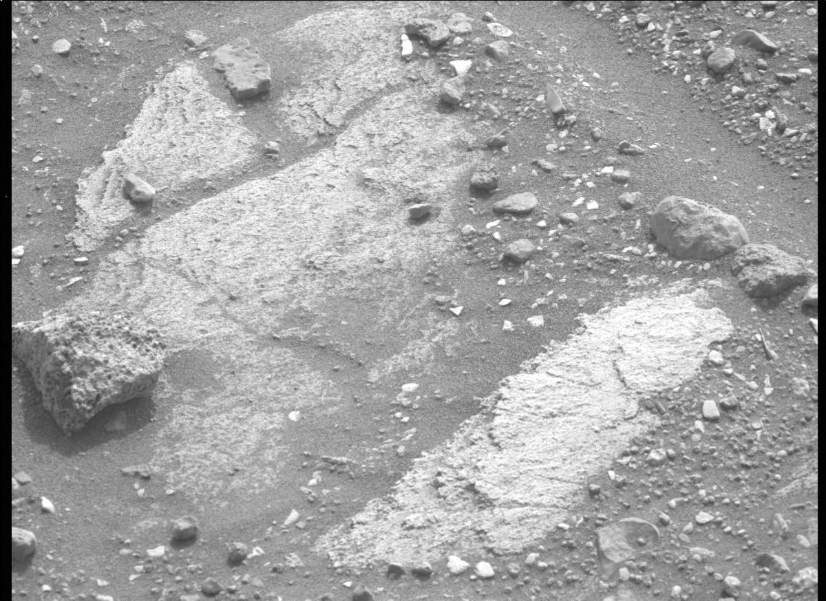 This image was taken by MCZ_LEFT onboard NASA's Mars rover Perseverance on Sol 452