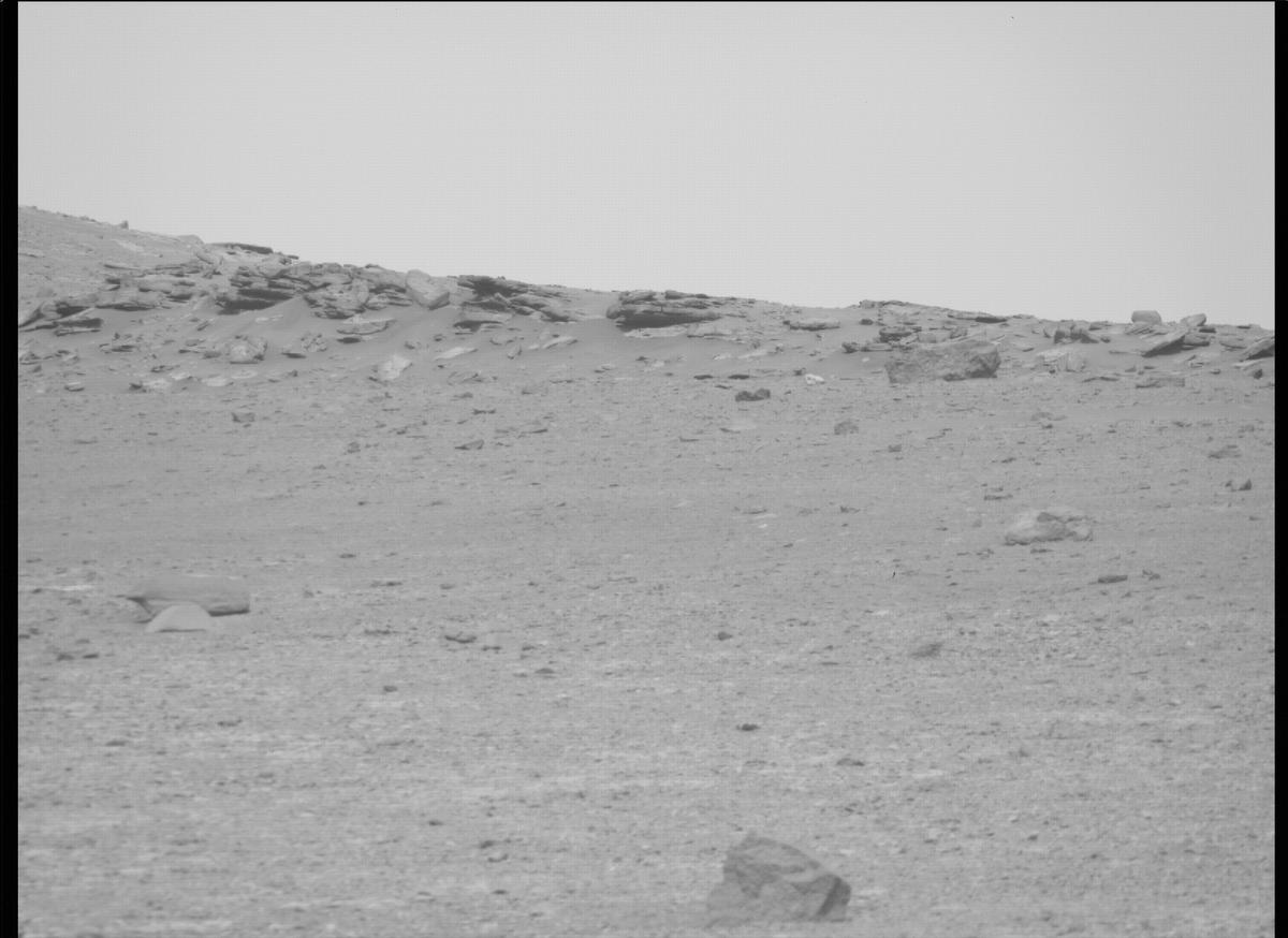This image was taken by MCZ_RIGHT onboard NASA's Mars rover Perseverance on Sol 452