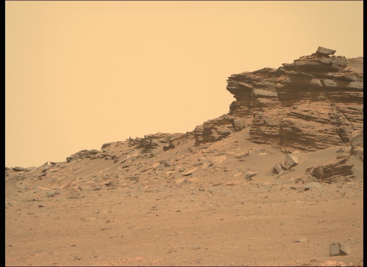 This image was taken by MCZ_RIGHT onboard NASA's Mars rover Perseverance on Sol 452