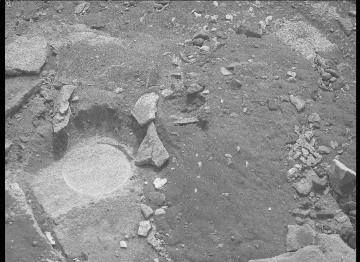 This image was taken by MCZ_RIGHT onboard NASA's Mars rover Perseverance on Sol 453