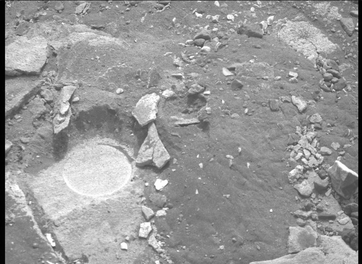 This image was taken by MCZ_RIGHT onboard NASA's Mars rover Perseverance on Sol 453