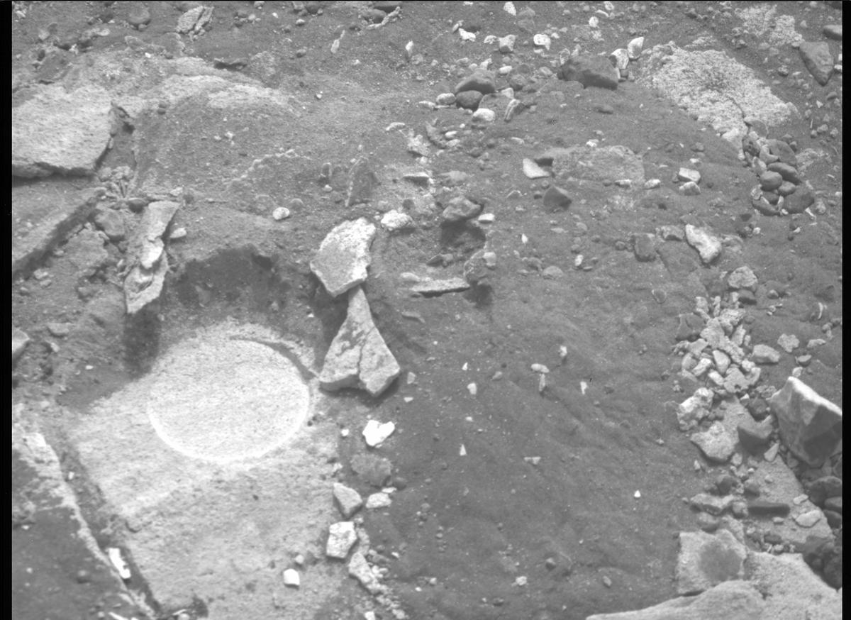 This image was taken by MCZ_RIGHT onboard NASA's Mars rover Perseverance on Sol 453