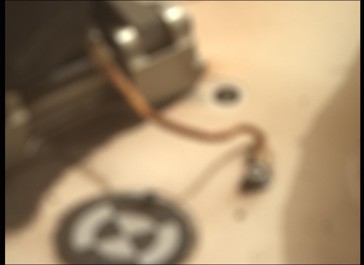 This image was taken by MCZ_RIGHT onboard NASA's Mars rover Perseverance on Sol 458