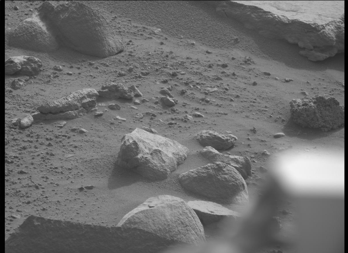 This image was taken by MCZ_RIGHT onboard NASA's Mars rover Perseverance on Sol 458