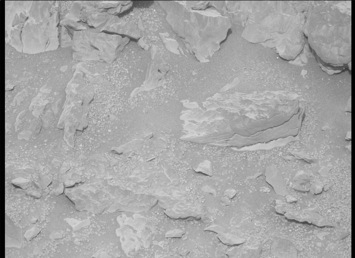 This image was taken by MCZ_RIGHT onboard NASA's Mars rover Perseverance on Sol 459