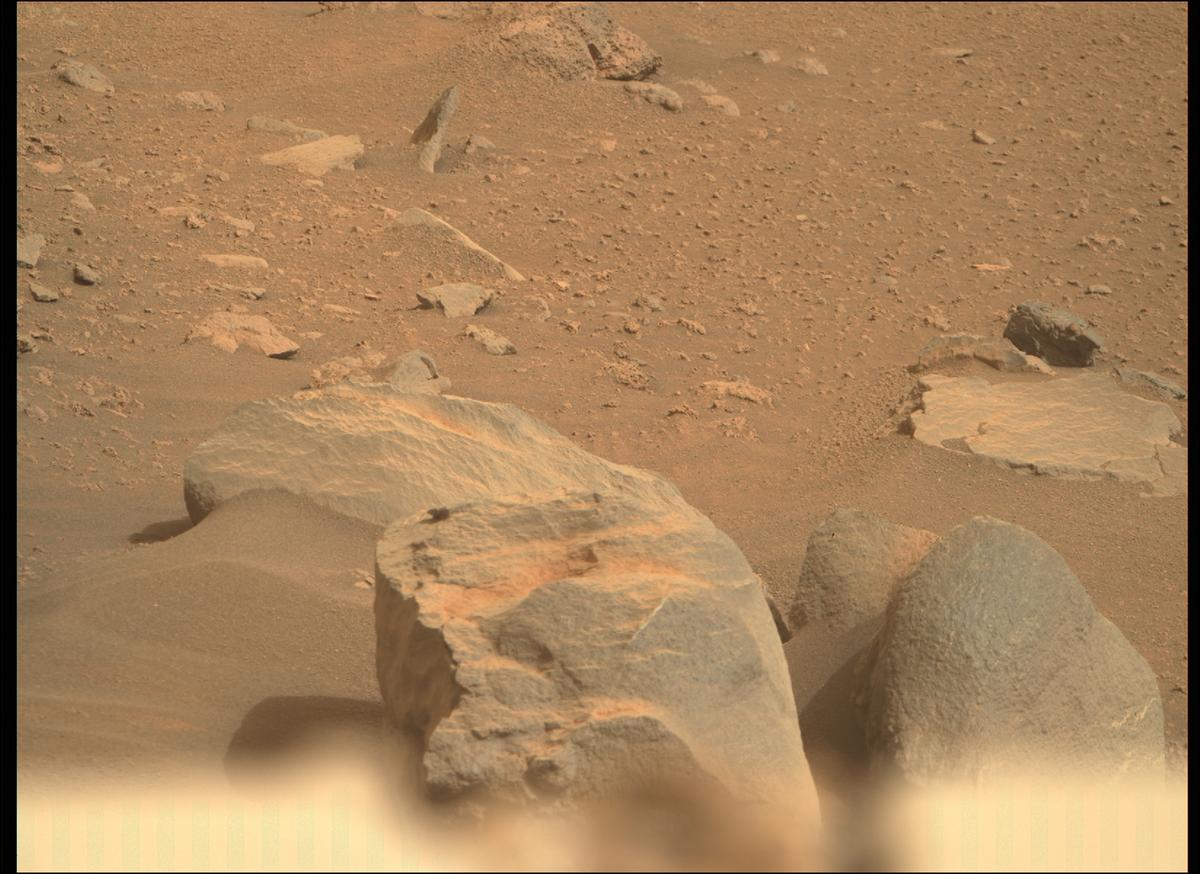 This image was taken by MCZ_RIGHT onboard NASA's Mars rover Perseverance on Sol 459