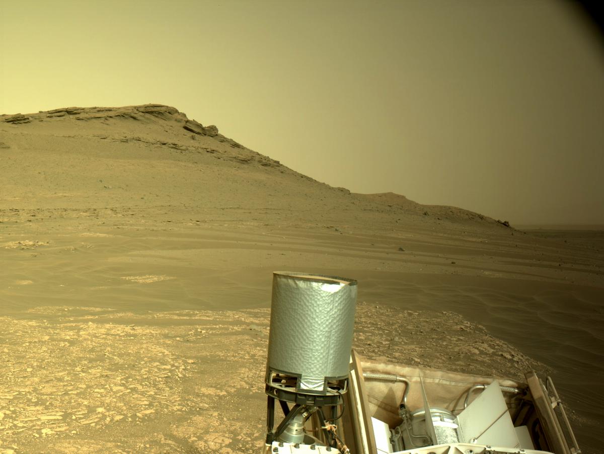 This image was taken by NAVCAM_LEFT onboard NASA's Mars rover Perseverance on Sol 461