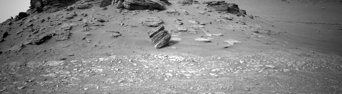 This image was taken by NAVCAM_LEFT onboard NASA's Mars rover Perseverance on Sol 463