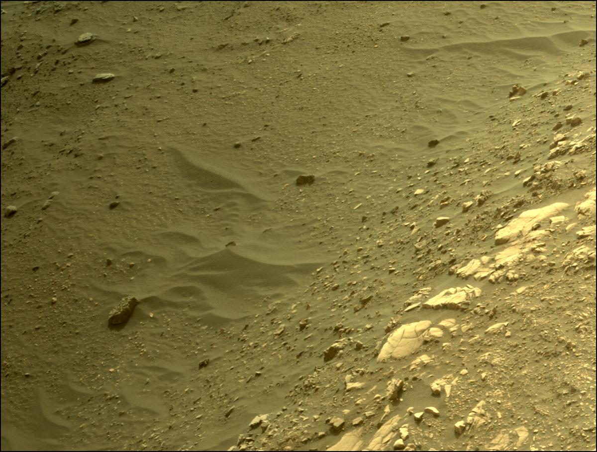 This image was taken by NAVCAM_RIGHT onboard NASA's Mars rover Perseverance on Sol 463