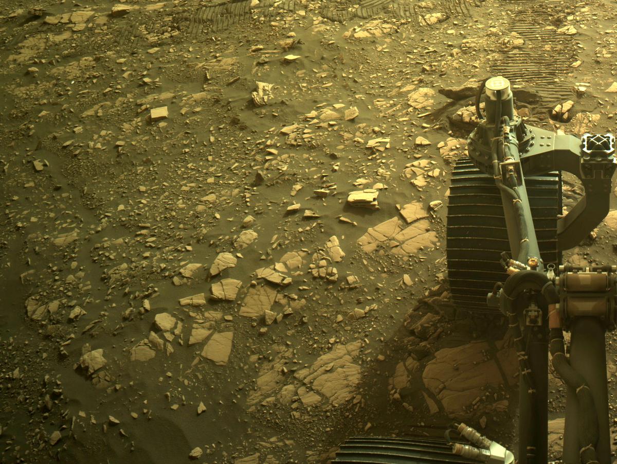 This image was taken by NAVCAM_LEFT onboard NASA's Mars rover Perseverance on Sol 464