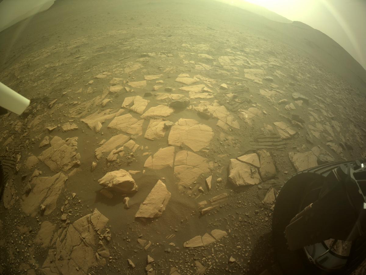 This image was taken by REAR_HAZCAM_RIGHT onboard NASA's Mars rover Perseverance on Sol 464