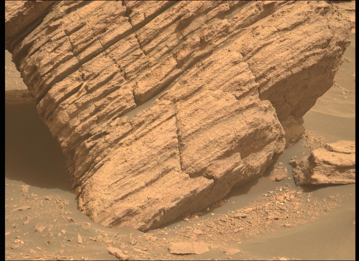 This image was taken by MCZ_LEFT onboard NASA's Mars rover Perseverance on Sol 464