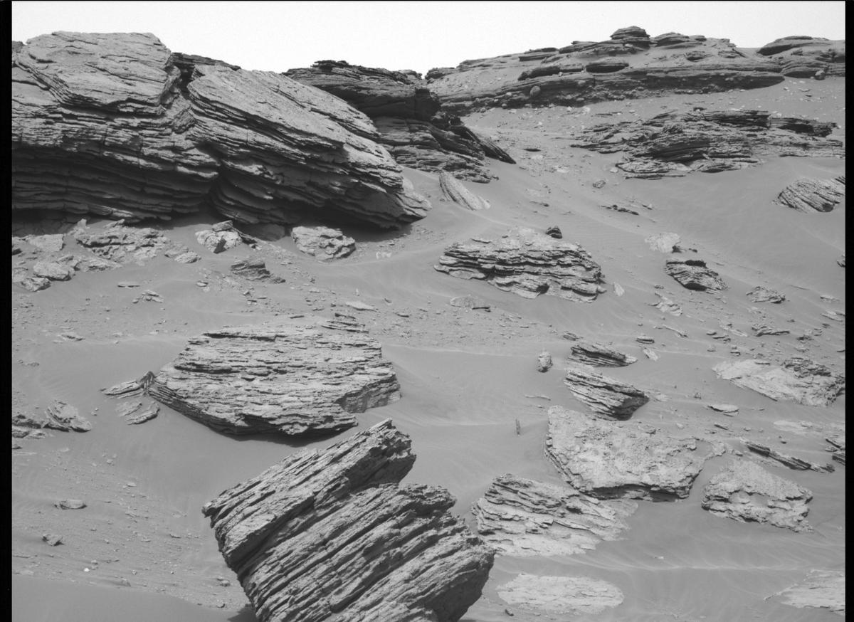 This image was taken by MCZ_LEFT onboard NASA's Mars rover Perseverance on Sol 464