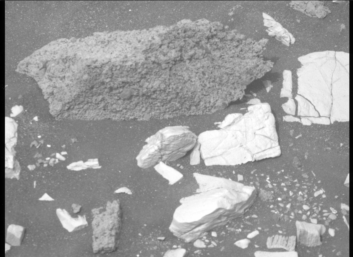 This image was taken by MCZ_RIGHT onboard NASA's Mars rover Perseverance on Sol 464