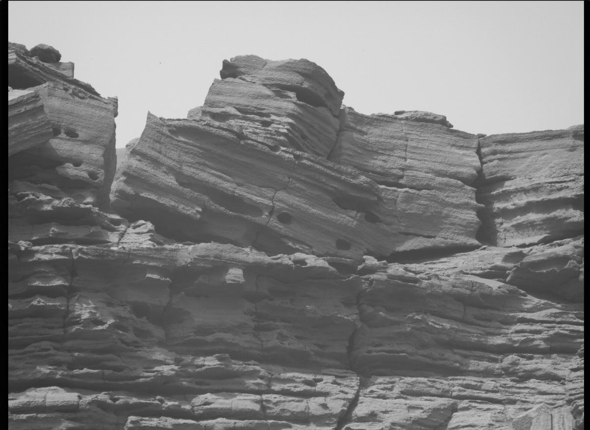 This image was taken by MCZ_LEFT onboard NASA's Mars rover Perseverance on Sol 466