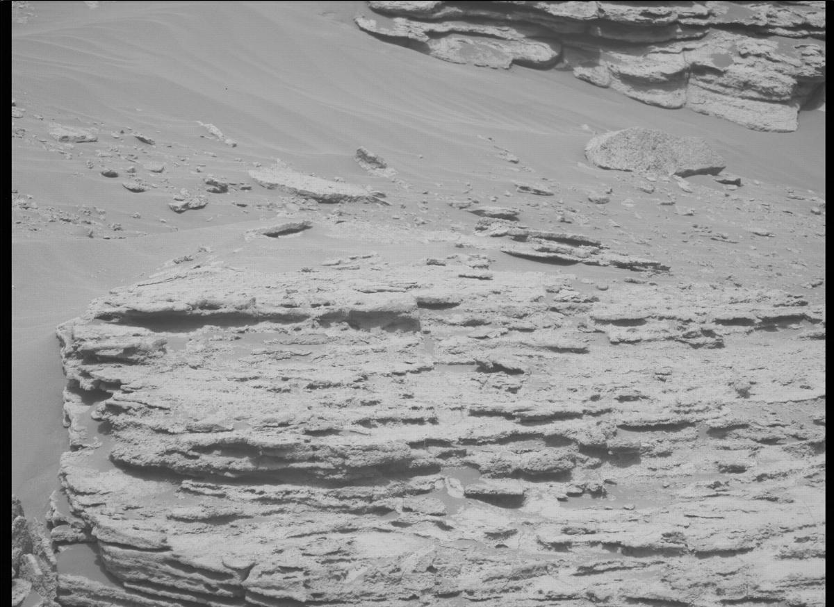 This image was taken by MCZ_LEFT onboard NASA's Mars rover Perseverance on Sol 466