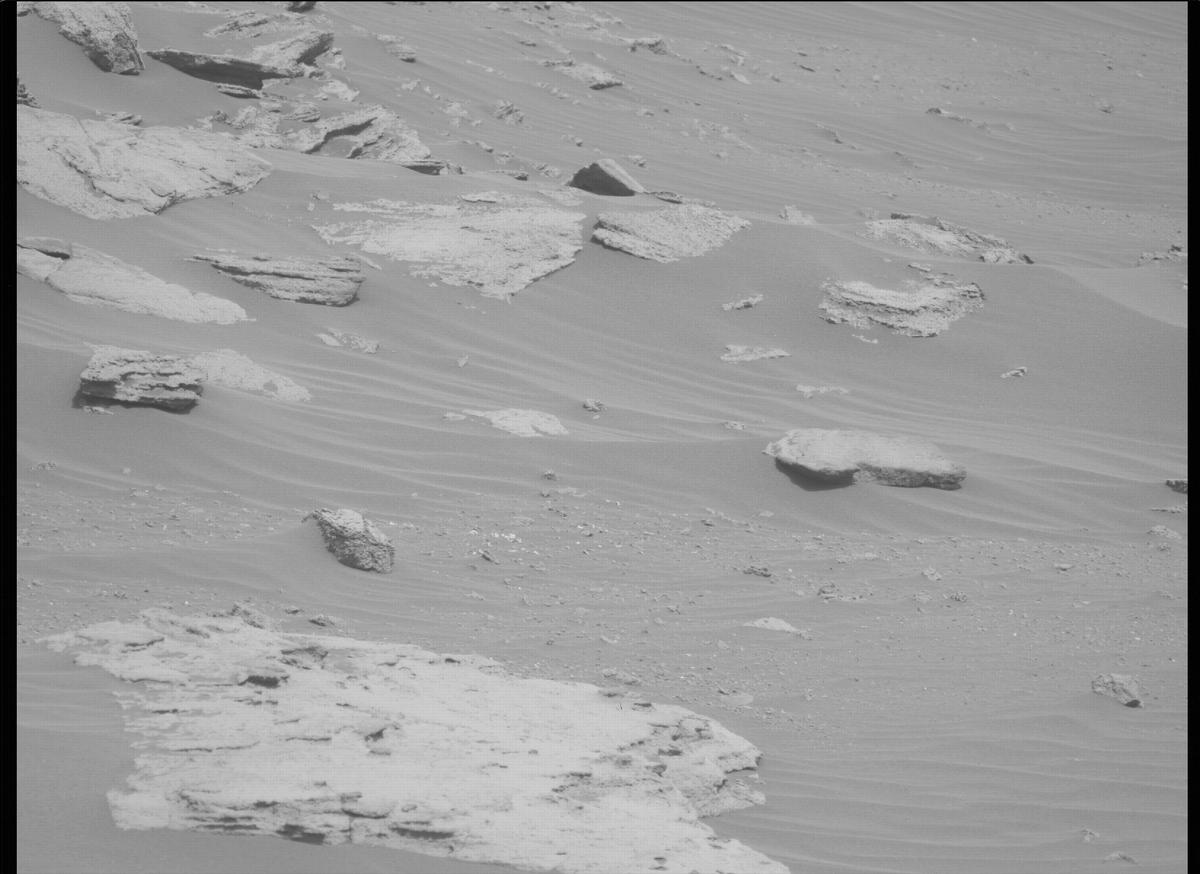This image was taken by MCZ_LEFT onboard NASA's Mars rover Perseverance on Sol 466