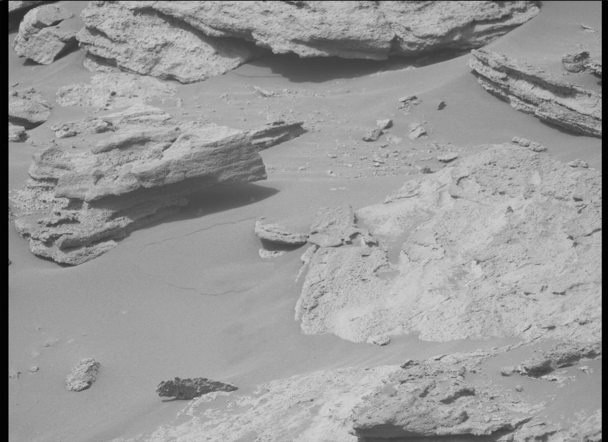 This image was taken by MCZ_LEFT onboard NASA's Mars rover Perseverance on Sol 466