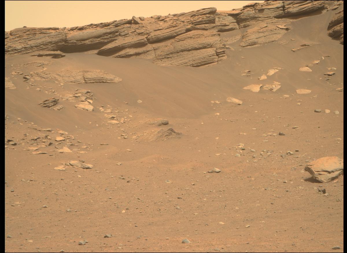 This image was taken by MCZ_RIGHT onboard NASA's Mars rover Perseverance on Sol 466