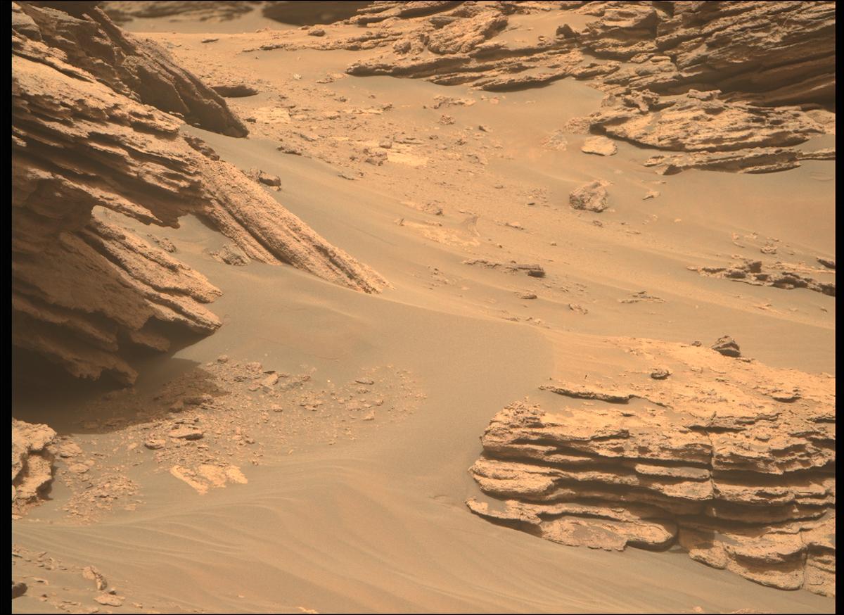 This image was taken by MCZ_RIGHT onboard NASA's Mars rover Perseverance on Sol 466