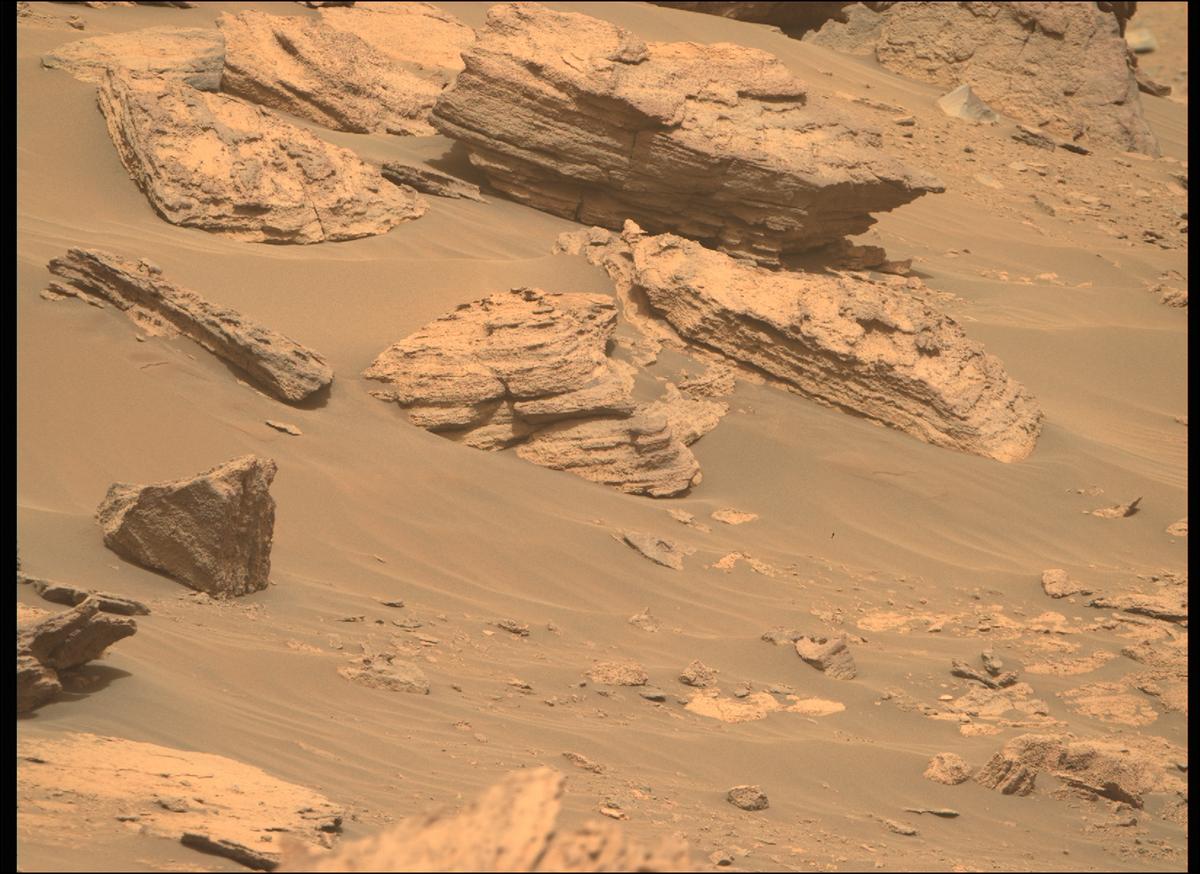 This image was taken by MCZ_RIGHT onboard NASA's Mars rover Perseverance on Sol 466