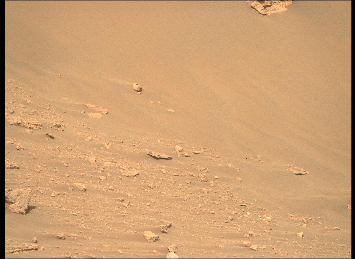 This image was taken by MCZ_RIGHT onboard NASA's Mars rover Perseverance on Sol 466