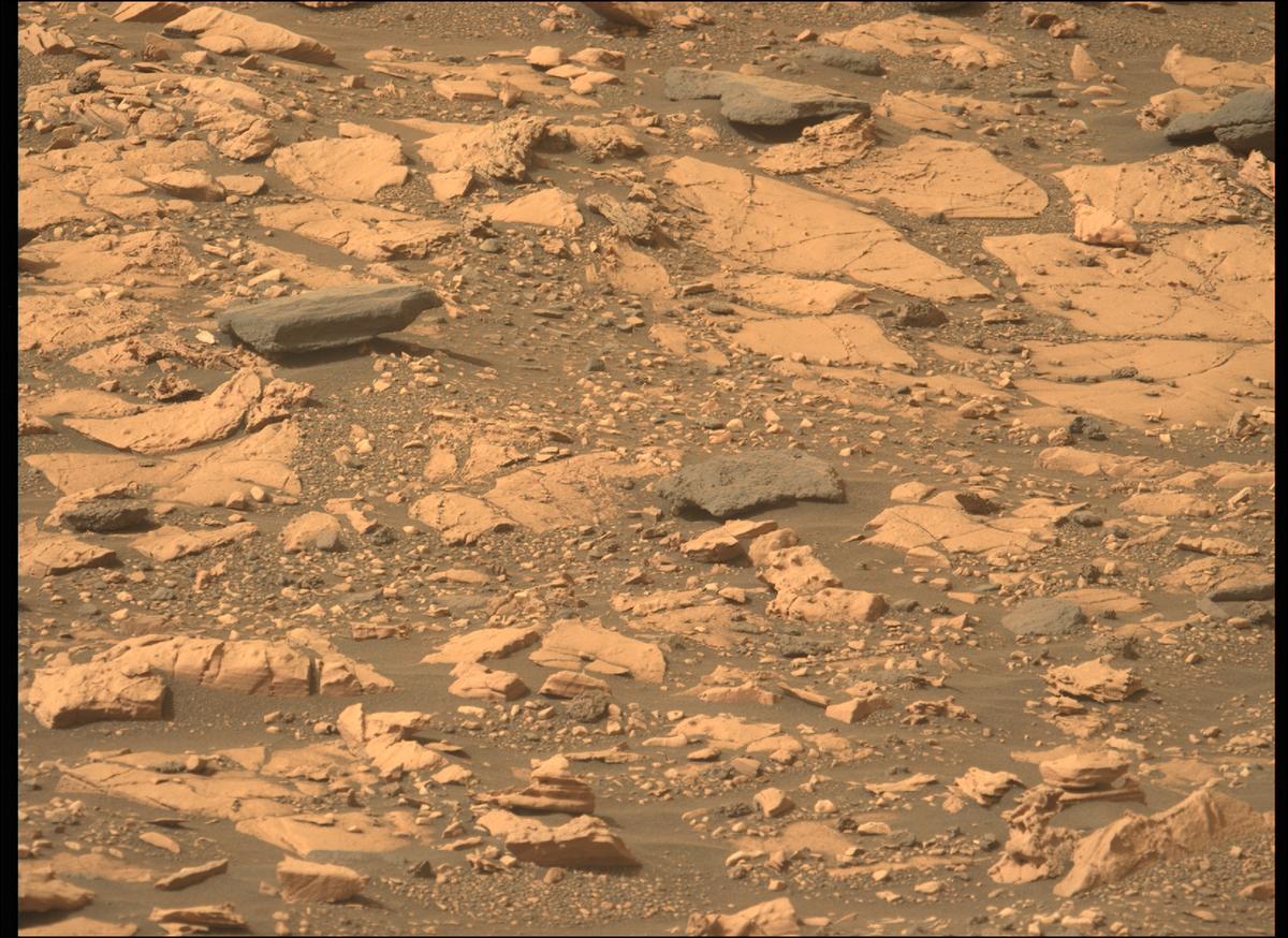This image was taken by MCZ_LEFT onboard NASA's Mars rover Perseverance on Sol 467