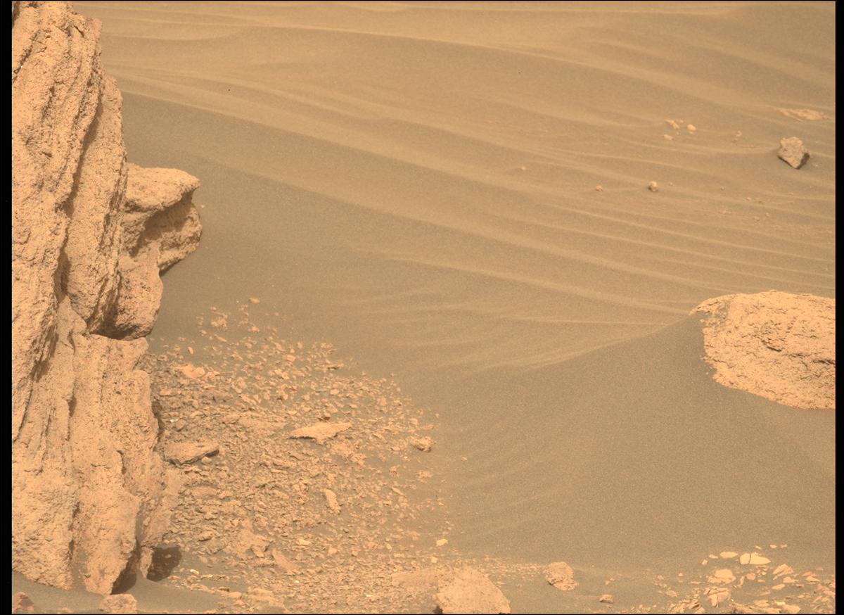 This image was taken by MCZ_LEFT onboard NASA's Mars rover Perseverance on Sol 467