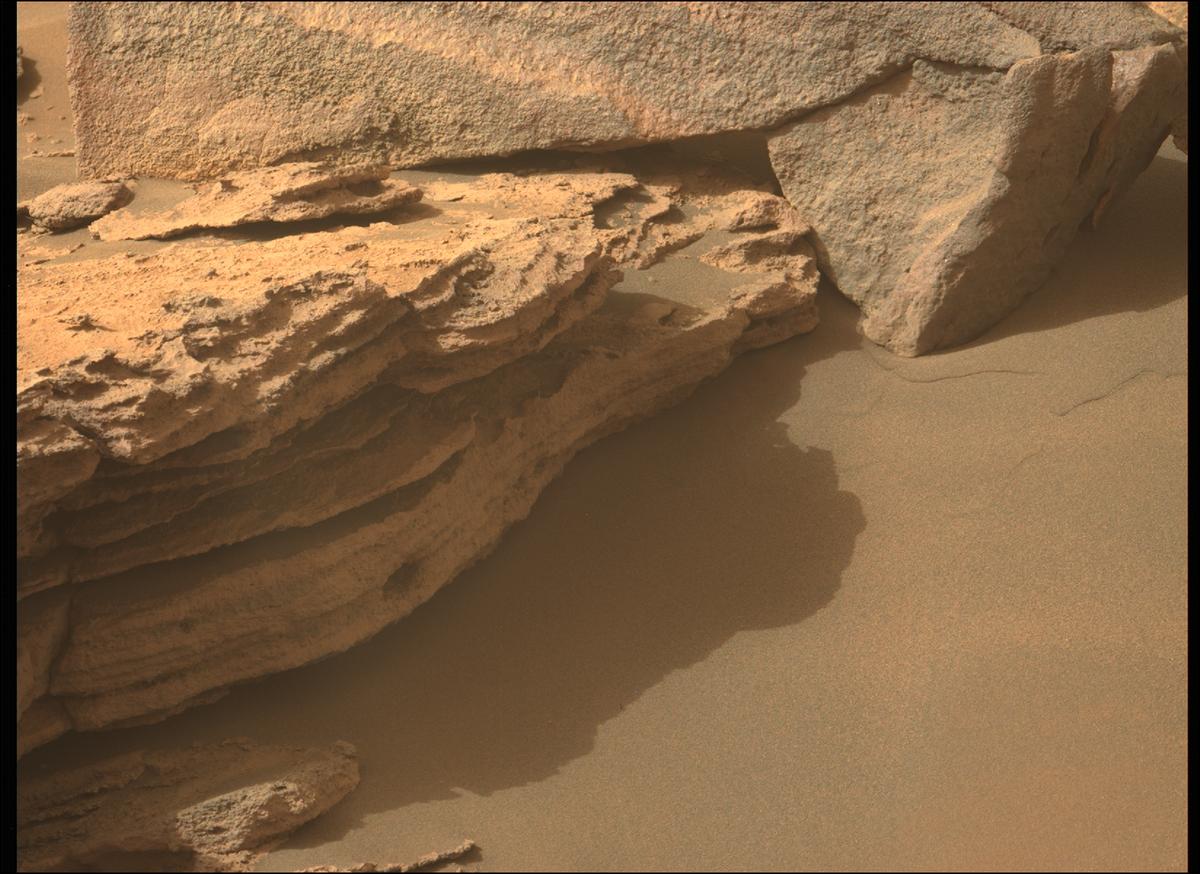 This image was taken by MCZ_LEFT onboard NASA's Mars rover Perseverance on Sol 467