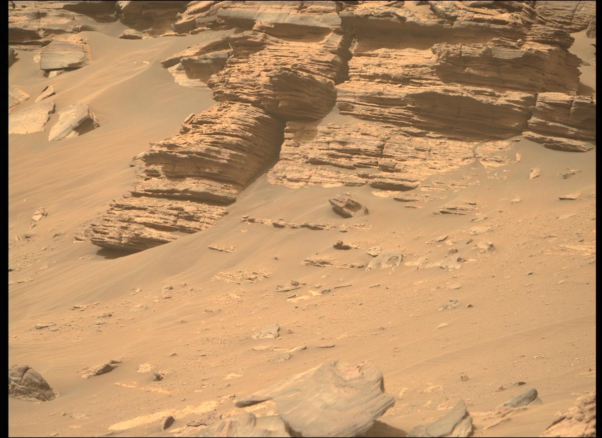 This image was taken by MCZ_RIGHT onboard NASA's Mars rover Perseverance on Sol 467