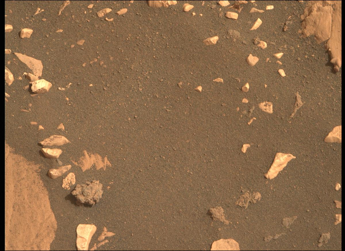 This image was taken by MCZ_RIGHT onboard NASA's Mars rover Perseverance on Sol 467