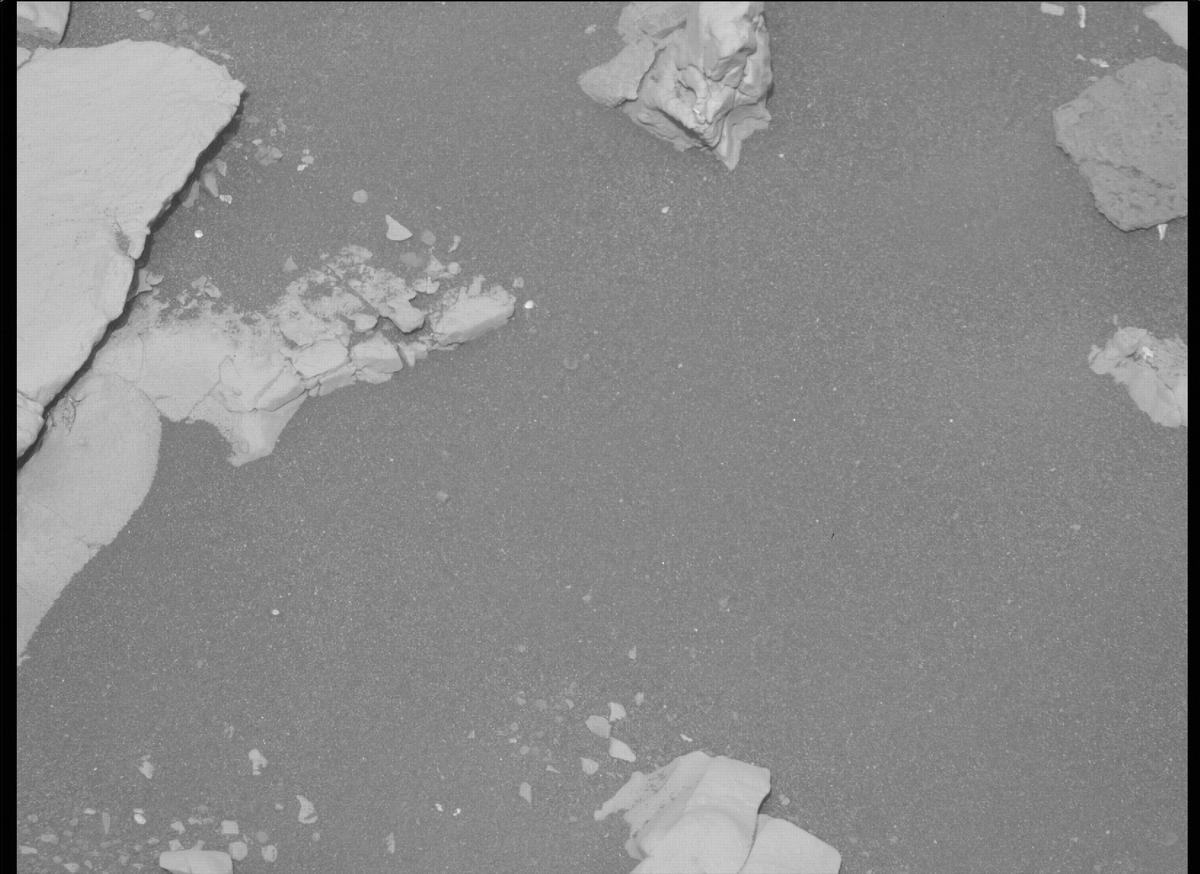 This image was taken by MCZ_RIGHT onboard NASA's Mars rover Perseverance on Sol 467