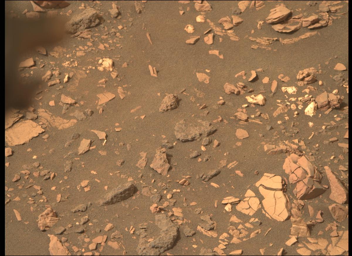 This image was taken by MCZ_RIGHT onboard NASA's Mars rover Perseverance on Sol 467