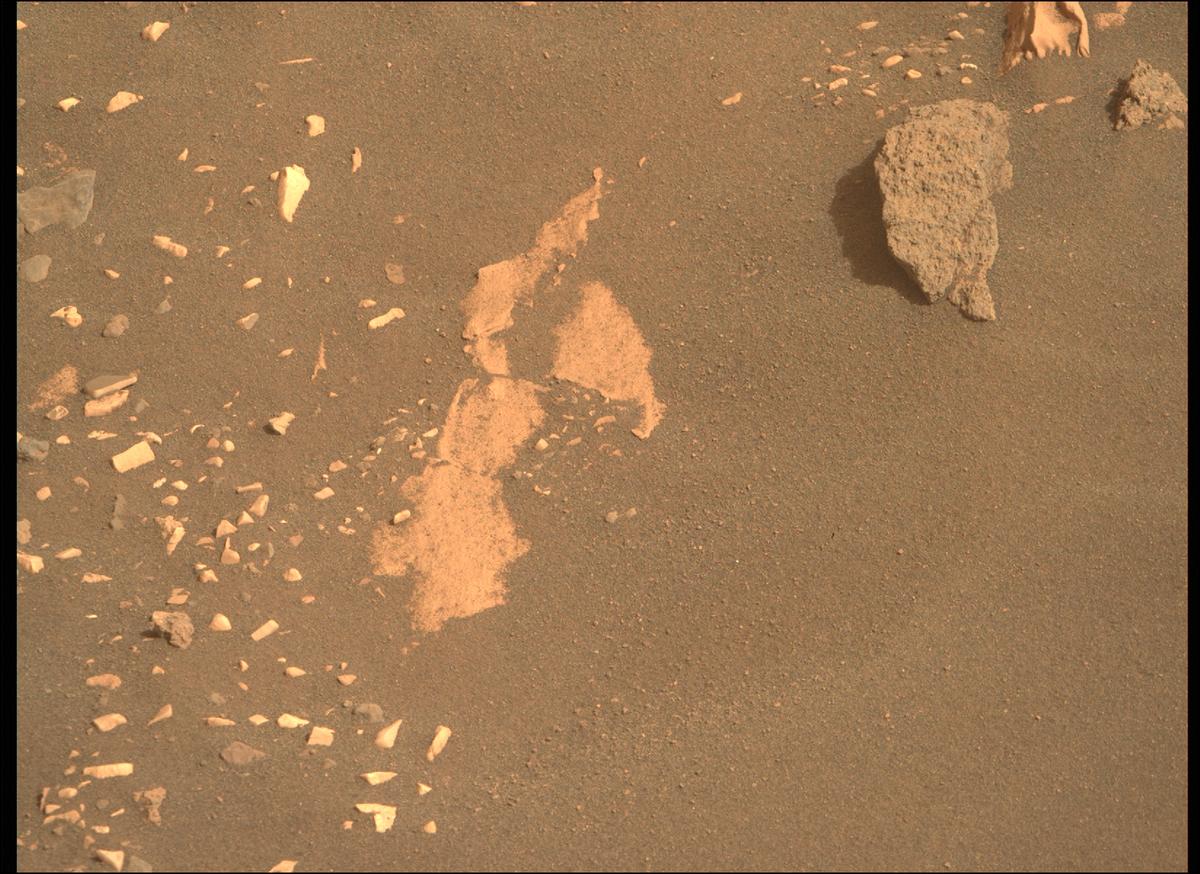 This image was taken by MCZ_RIGHT onboard NASA's Mars rover Perseverance on Sol 467