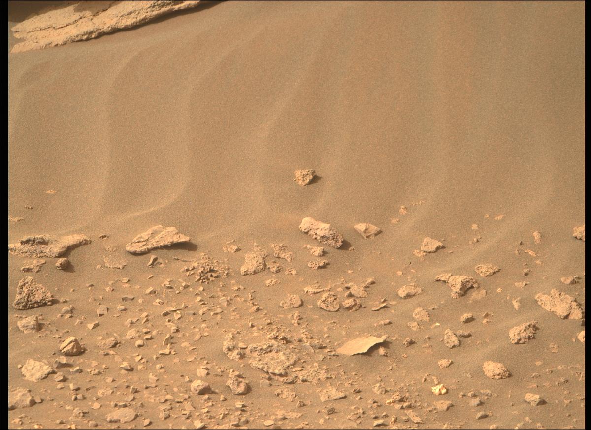 This image was taken by MCZ_RIGHT onboard NASA's Mars rover Perseverance on Sol 467