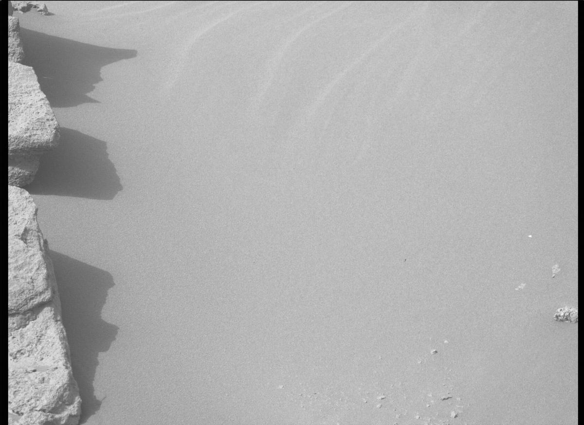 This image was taken by MCZ_RIGHT onboard NASA's Mars rover Perseverance on Sol 467