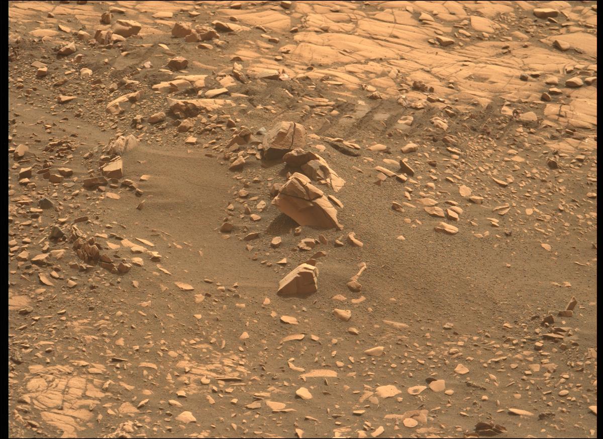 This image was taken by MCZ_LEFT onboard NASA's Mars rover Perseverance on Sol 470
