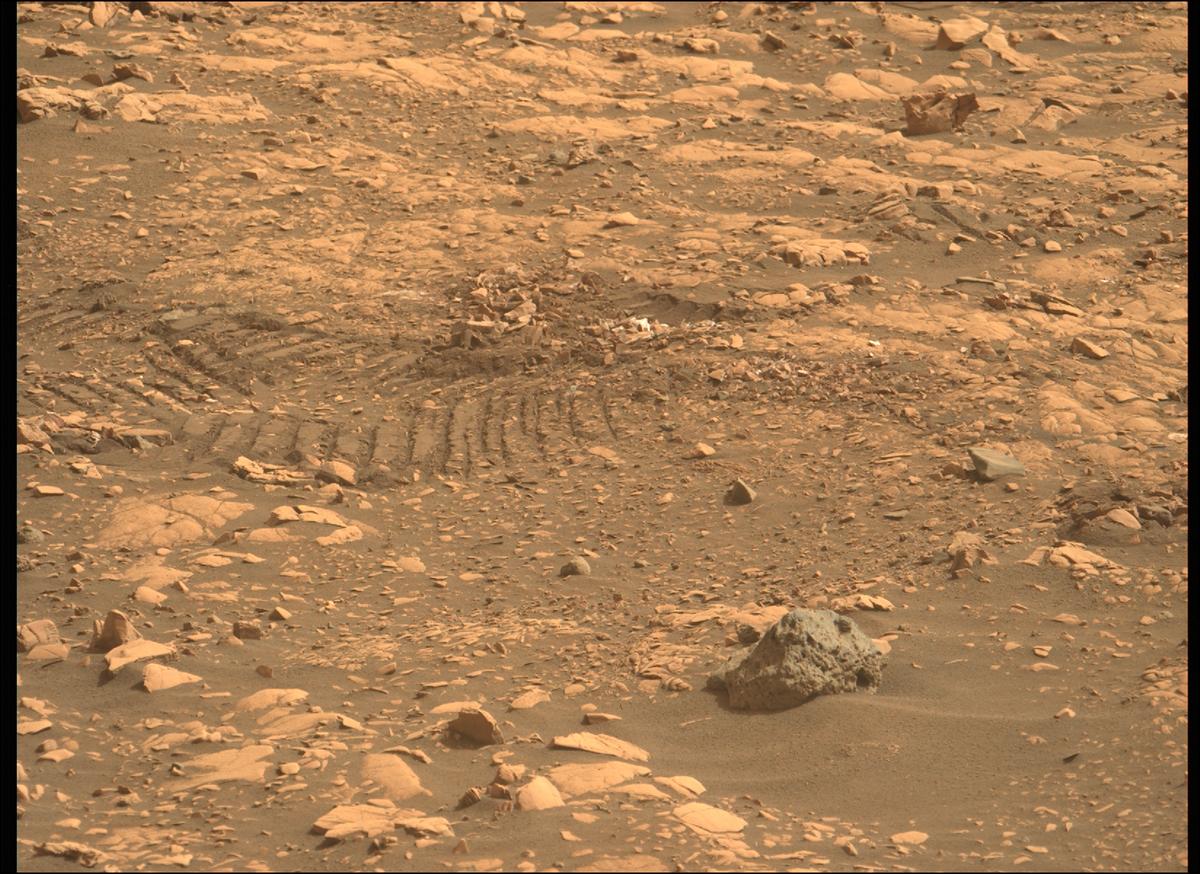 This image was taken by MCZ_LEFT onboard NASA's Mars rover Perseverance on Sol 470