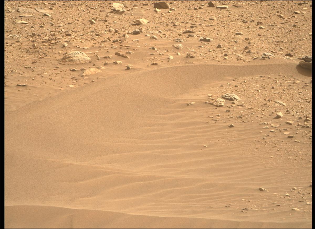 This image was taken by MCZ_RIGHT onboard NASA's Mars rover Perseverance on Sol 470